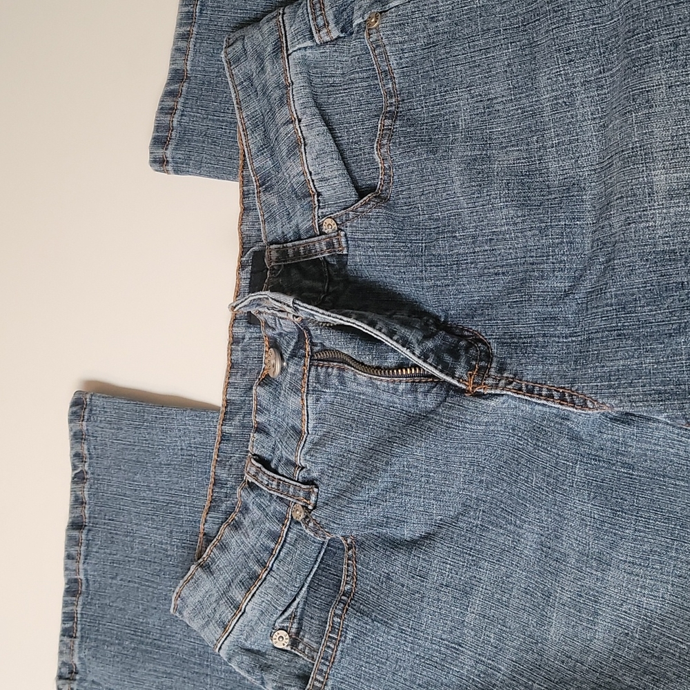 Deja Blue Jeans - Picture 2 of 3